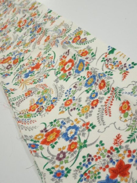 Photo2: 1W10z30  Japanese Kimono Silk  FABRIC Flowers Off-white 36.6x6.7 (2)