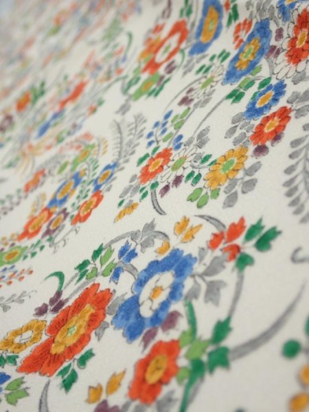Photo4: 1W10z30  Japanese Kimono Silk  FABRIC Flowers Off-white 36.6x6.7 (4)