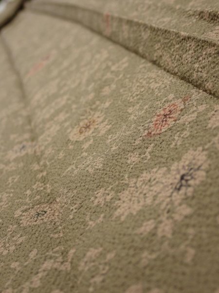 Photo5: 2C07z110  Japanese Kimono Silk  FABRIC Flowers Dark olive 81.9x14.4 (5)