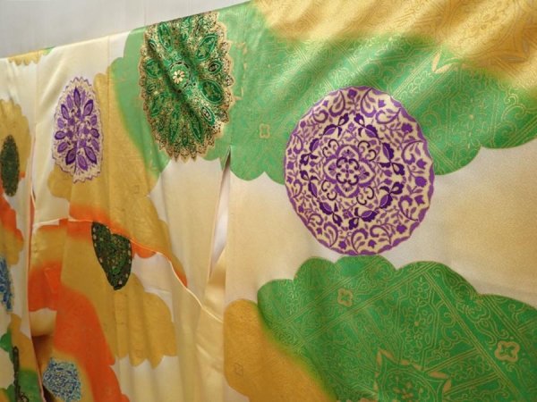 Photo2: 6827T14z1230 Vintage Japanese Kimono Silk FURISODE  Light orange (2)
