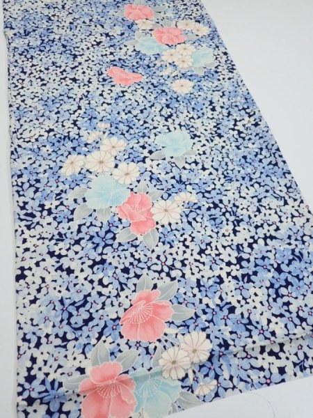 Photo2: 2H01z60  Japanese Kimono Silk  FABRIC Flowers Navy 45.3x14.6 (2)