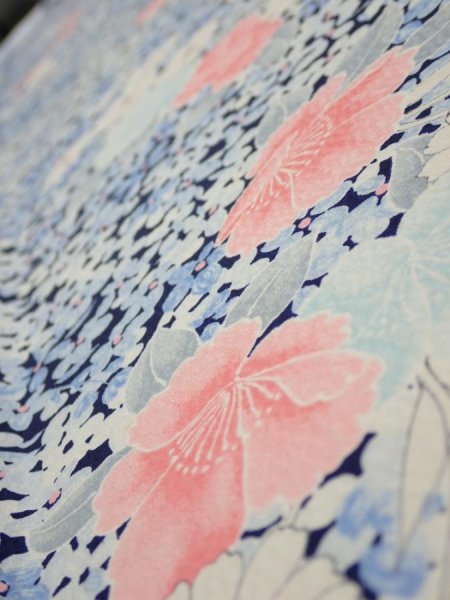 Photo4: 2H07z50  Japanese Kimono Silk  FABRIC Flowers Navy 64.6x7.7 (4)