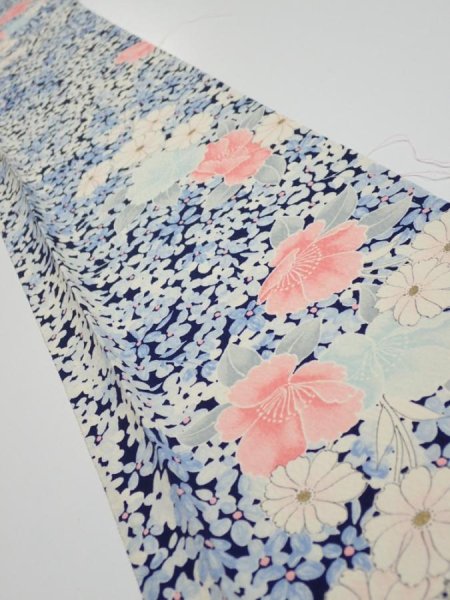Photo1: 2H08z50  Japanese Kimono Silk  FABRIC Flowers Navy 64.6x7.7 (1)