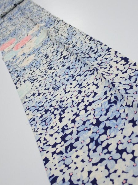 Photo1: 2H09z60  Japanese Kimono Silk  FABRIC Flowers Navy 89.8x6.9 (1)