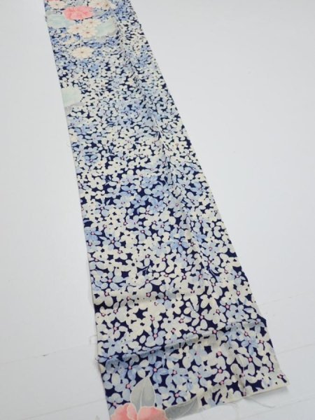 Photo2: 2H09z60  Japanese Kimono Silk  FABRIC Flowers Navy 89.8x6.9 (2)