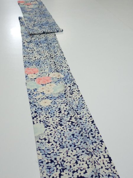 Photo3: 2H09z60  Japanese Kimono Silk  FABRIC Flowers Navy 89.8x6.9 (3)