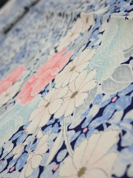 Photo4: 2H09z60  Japanese Kimono Silk  FABRIC Flowers Navy 89.8x6.9 (4)