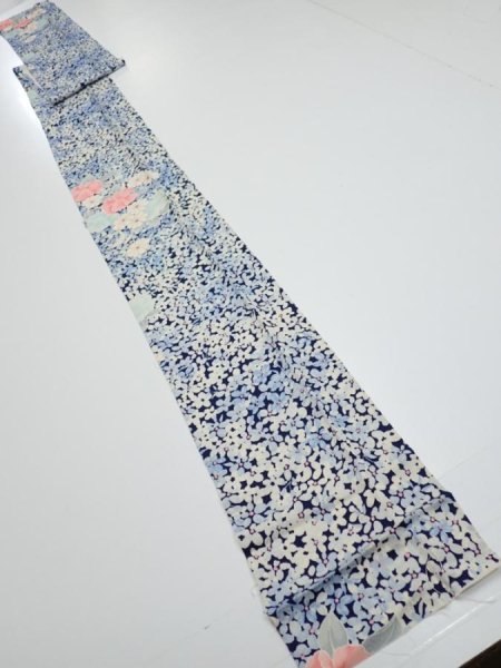 Photo5: 2H09z60  Japanese Kimono Silk  FABRIC Flowers Navy 89.8x6.9 (5)