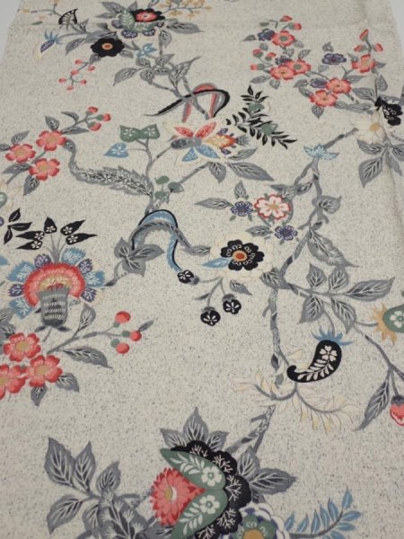 Photo1: 4K01z50  Japanese Kimono Silk  FABRIC Flowers Off-white 39.4x14.4 (1)