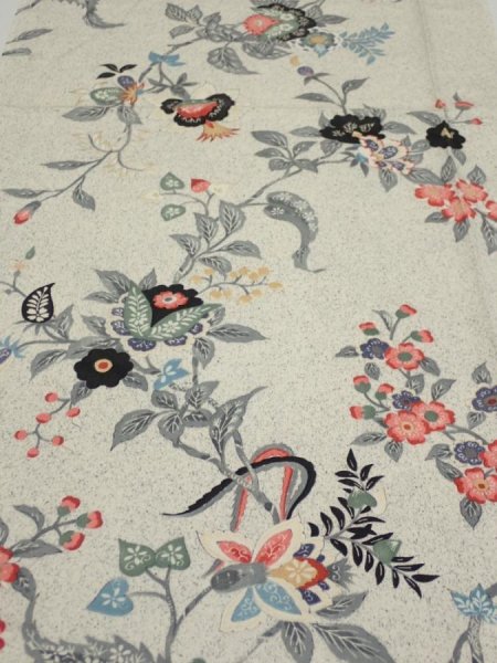 Photo1: 4K04z70  Japanese Kimono Silk  FABRIC Flowers Off-white 51.2x14.4 (1)