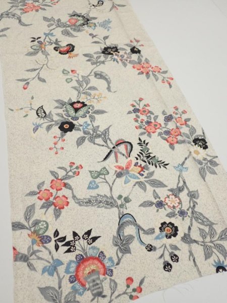 Photo2: 4K04z70  Japanese Kimono Silk  FABRIC Flowers Off-white 51.2x14.4 (2)