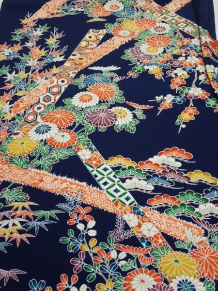 Photo1: 2R01z60  Japanese Kimono Silk  FABRIC Flowers Dark navy 42.5x14.8 (1)