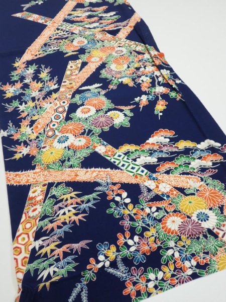Photo2: 2R01z60  Japanese Kimono Silk  FABRIC Flowers Dark navy 42.5x14.8 (2)