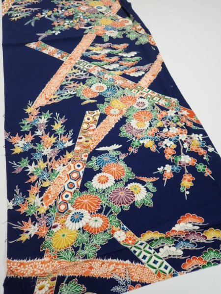 Photo2: 2R02z60  Japanese Kimono Silk  FABRIC Flowers Dark navy 42.5x14.6 (2)