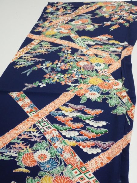 Photo3: 2R02z60  Japanese Kimono Silk  FABRIC Flowers Dark navy 42.5x14.6 (3)