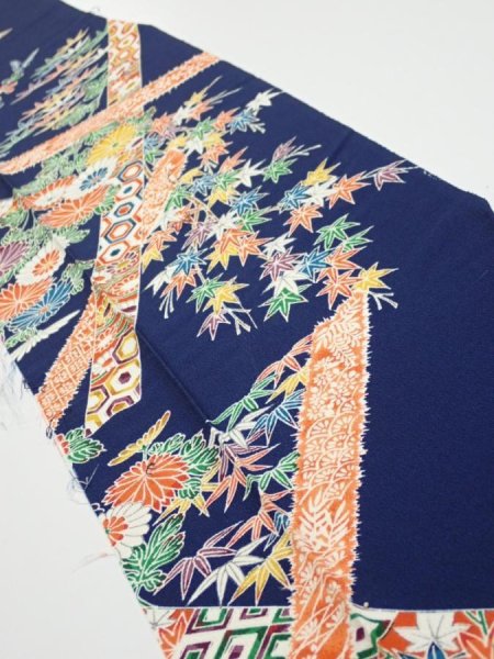 Photo1: 2R07z40  Japanese Kimono Silk  FABRIC Flowers Dark navy 57.1x7.7 (1)