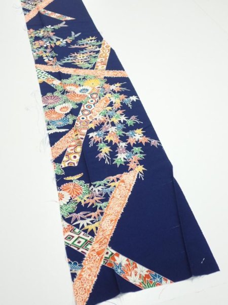 Photo2: 2R07z40  Japanese Kimono Silk  FABRIC Flowers Dark navy 57.1x7.7 (2)