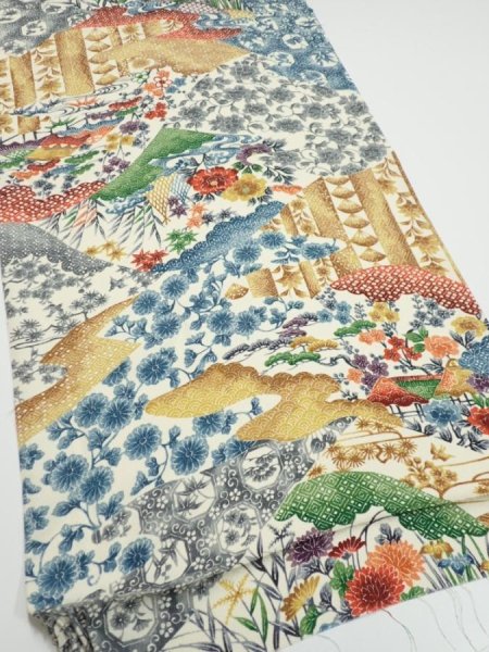 Photo2: 4D02z60  Japanese Kimono Silk  FABRIC Flowers Off-white 43.3x14.0 (2)