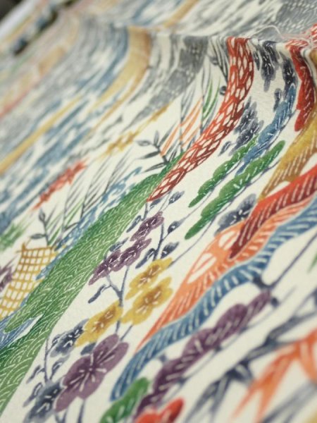 Photo4: 4D09z60  Japanese Kimono Silk  FABRIC Flowers Off-white 90.6x6.9 (4)