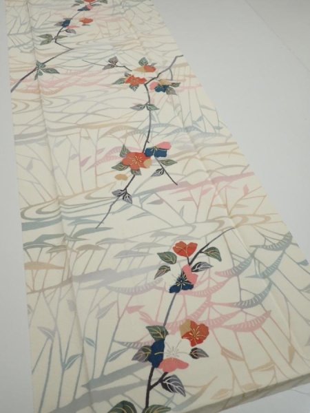 Photo2: 4D04z90  Japanese Kimono Silk  FABRIC Sakura Off-white 64.2x14.4 (2)