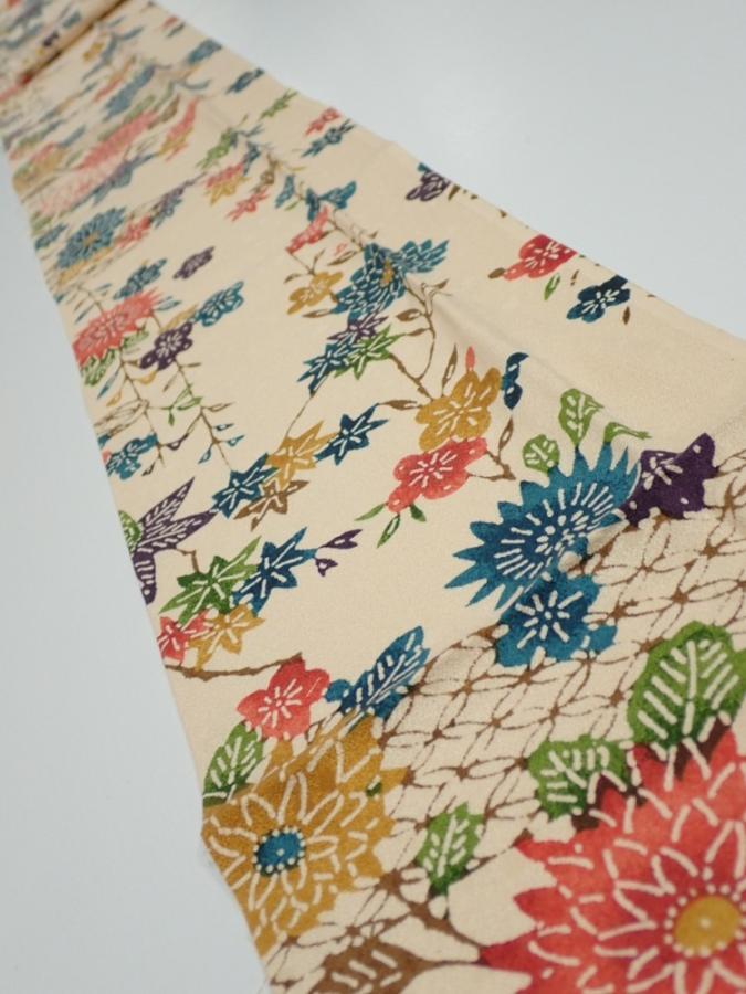 2Q09z50  Japanese Kimono Silk  FABRIC Flowers Light brown 82.3x6.5